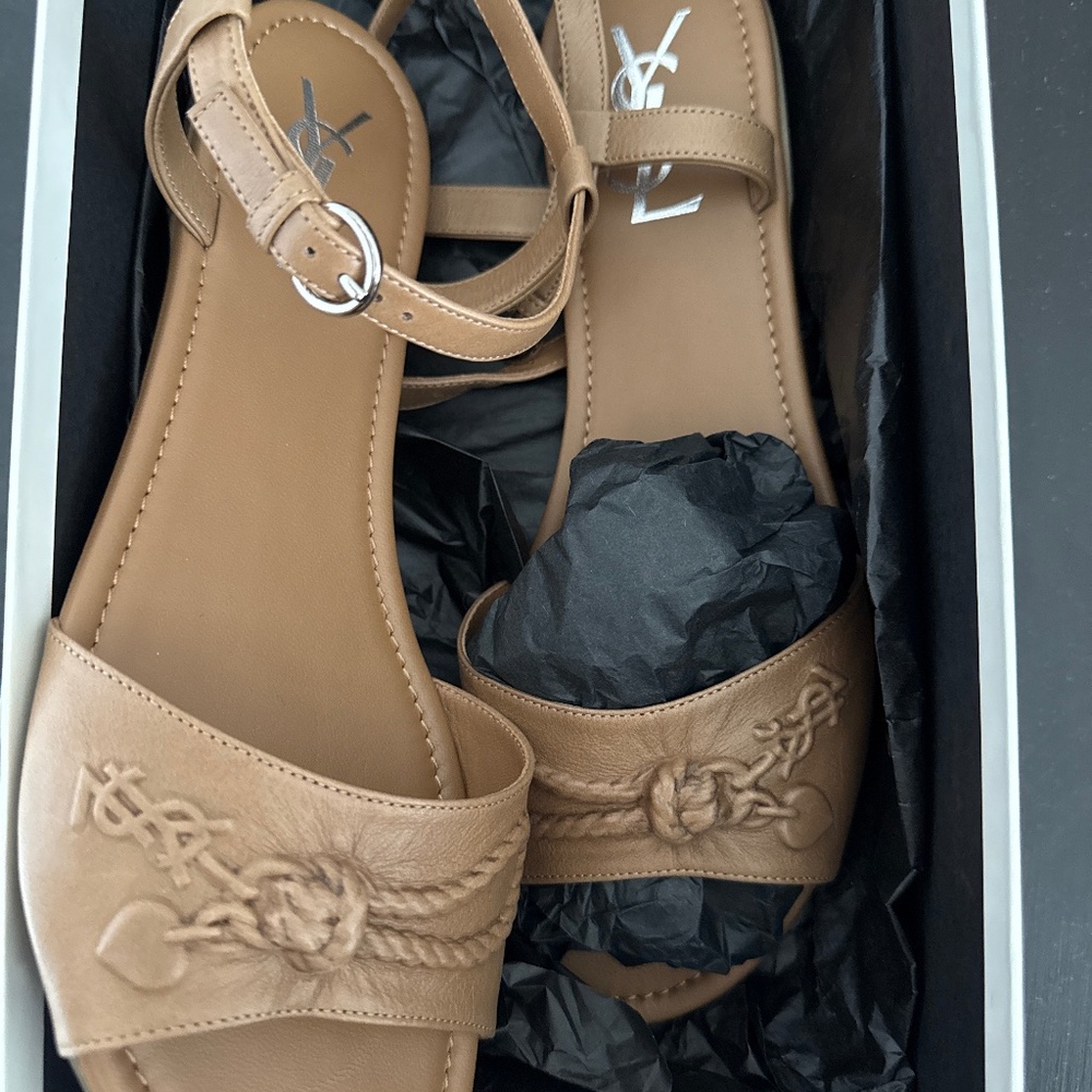 Ysl new charms sandal Indian Mandorla
